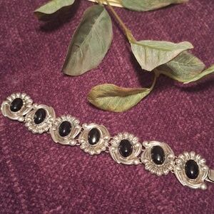 Vintage Mexican Sterling Silver link Bracelet Black Onyx Stones. Georgous.